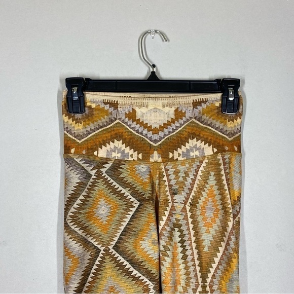 Niyama Sol Kilim Barefoot Legging - Picture 4 of 6